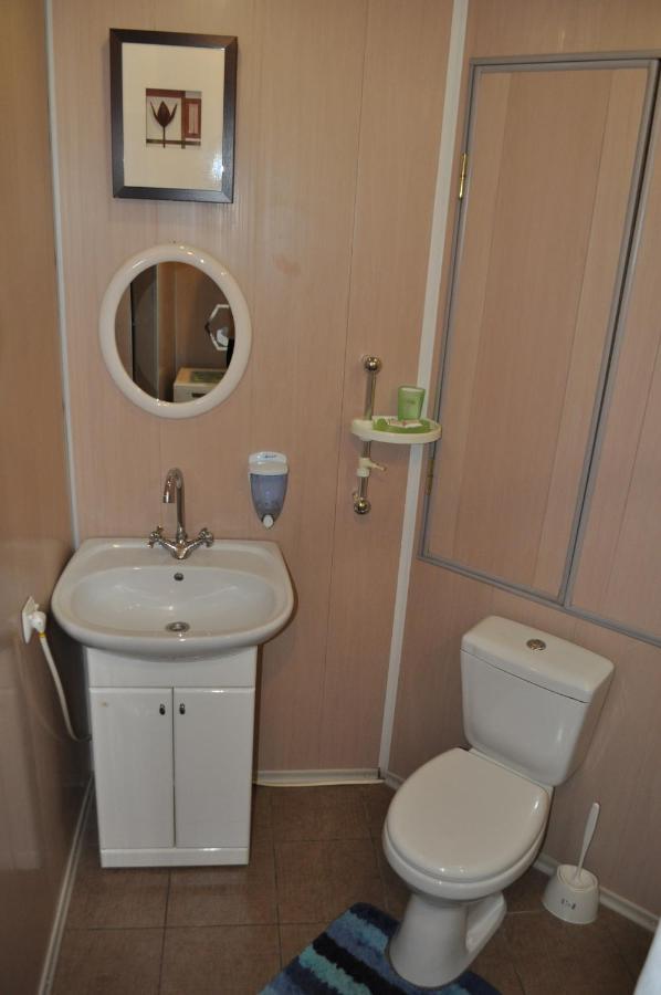 Spacious Apartment With Balcony Кременчук Екстериор снимка