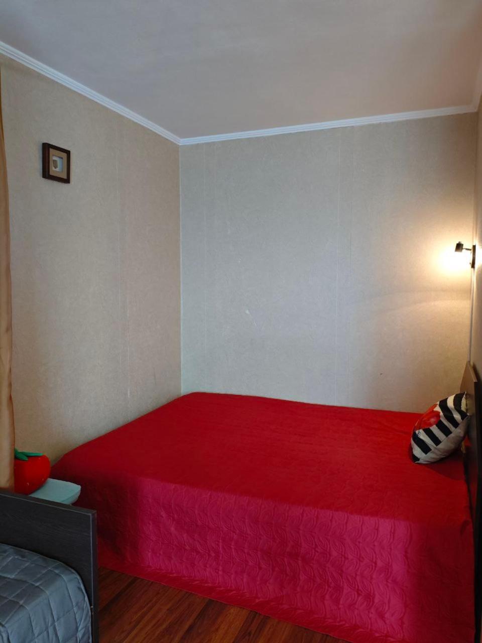 Spacious Apartment With Balcony Кременчук Екстериор снимка
