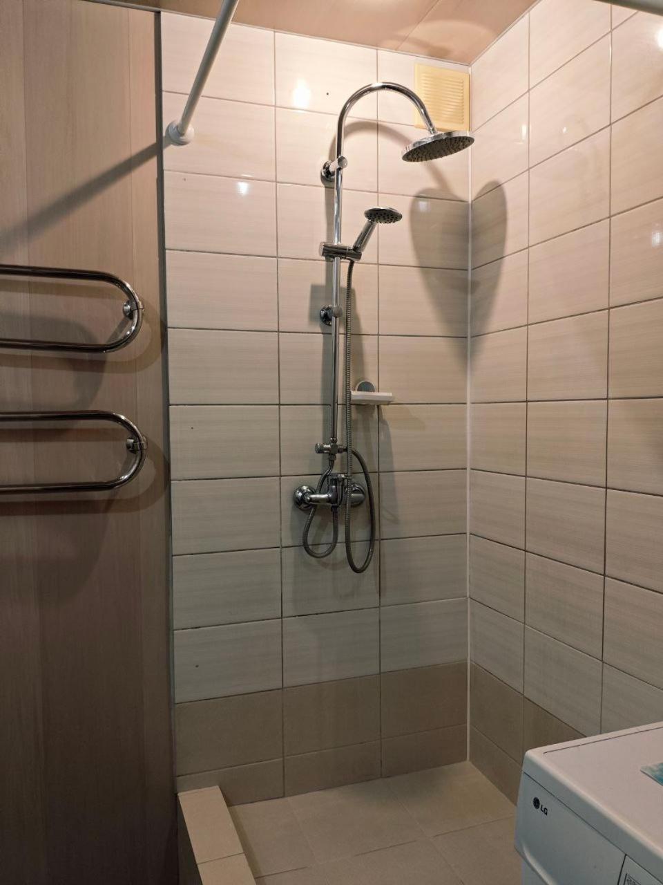 Spacious Apartment With Balcony Кременчук Екстериор снимка